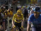 Lídr celkového poadí Jonas Vingegaard v cíli 13. etapy Tour de France