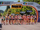 Momentka ze startu závodu chodky na 20 kilometr na mistrovství svta v Eugene
