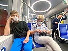 Cestující v Mnichov museli mít stejn jako nyní i v lét nasazenou ochranu úst...