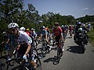 Momentka z estnácté etapy Tour de France.