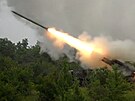 Rusové dále ostelují Charkov. Zveejnili zábry z útok raketami
