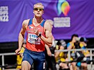 Patrik orm v rozbhu závodu na 400 metr na mistrovství svta v Eugene.