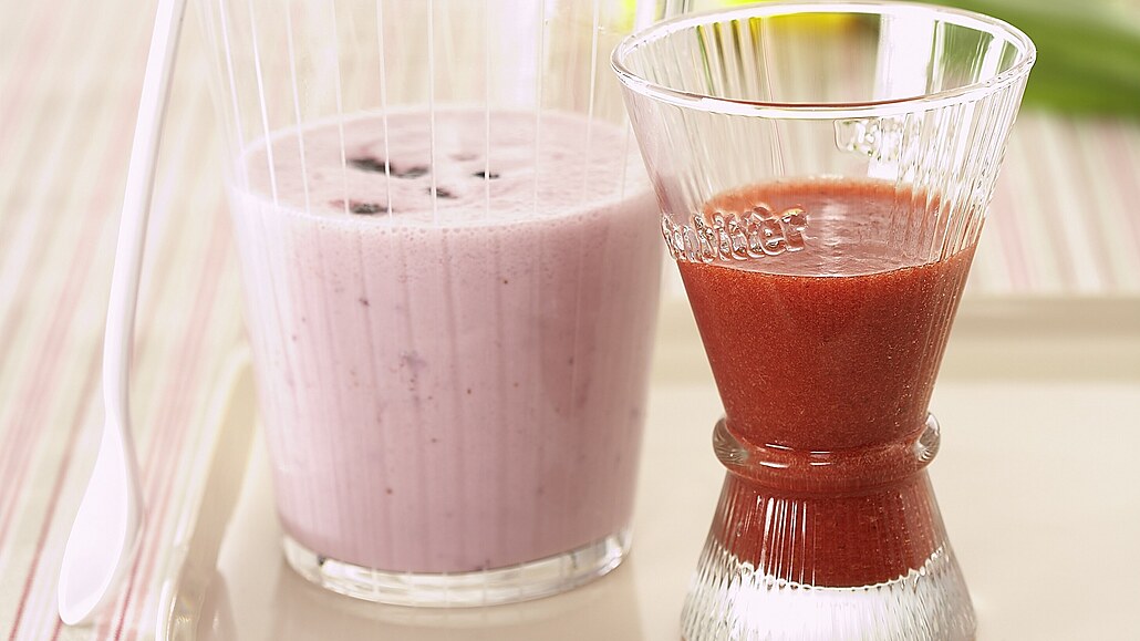 Jogurtové smoothie s borůvkami a jahodové smoothie – Recepty 