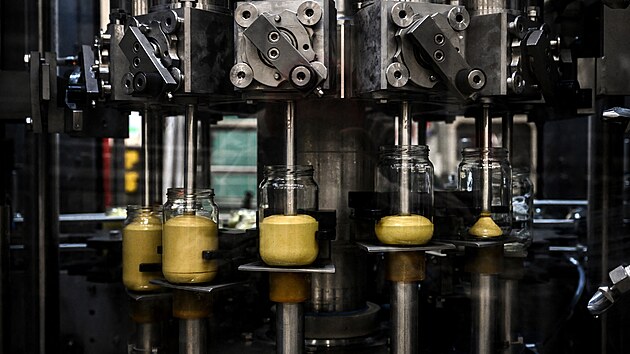 Tovrna na dijonskou hocici v Fleurey sur Ouche na vchod Francie 