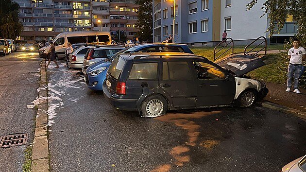V Butovicch na parkoviti hoela auta. (18. ervence 2022)
