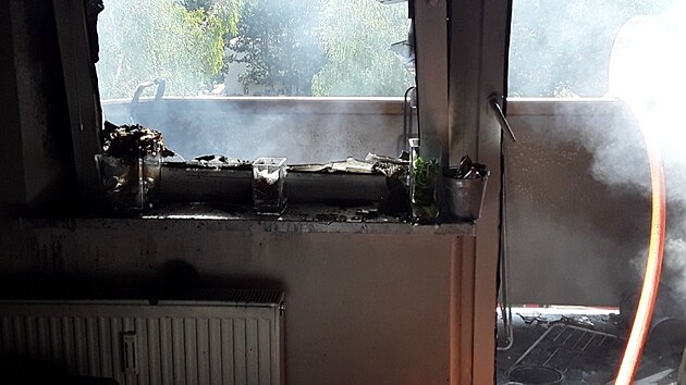Kvůli  požáru v Prostějově bylo evakuováno třináct lidí.