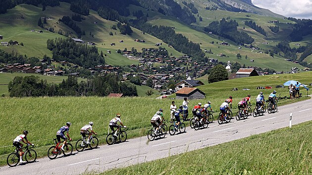 Jezdci z niku bhem 9. etapy Tour de France