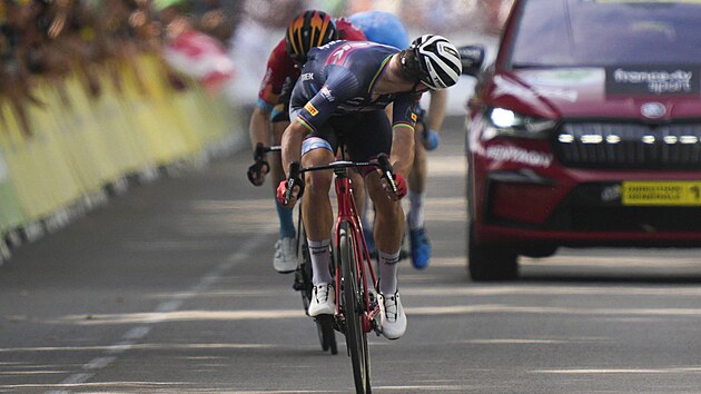 Dnsk cyklista Mads Pedersen z Treku vtz ve 13. etap Tour de France.