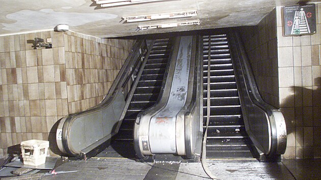 Zaplaven metro ve stanici Florenc. Praha. Povodn 2002.