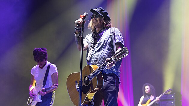 Kytarista Jeff Beck a Johnny Depp na koncertě v pražském O2 universu, 11. 7. 2022