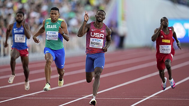 Trayvon Bromell vtz ve svm rozbhu na 100 metr.