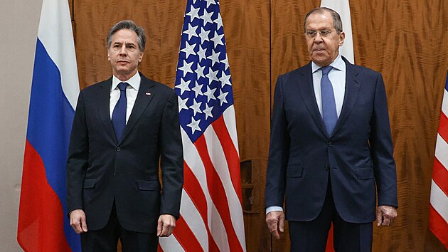 Americk f diplomacie Antony Blinken a rusk ministr zahrani Sergej Lavrov se setkali v enev. (21. ledna 2022)