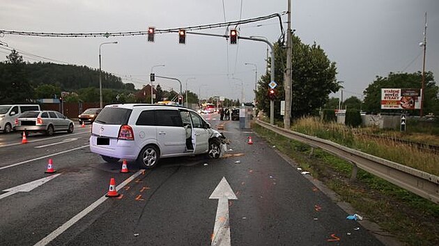 Nehoda sedmi aut v Malenovicch ochromila dopravu na hlavnm tahu Zln - Otrokovice.
