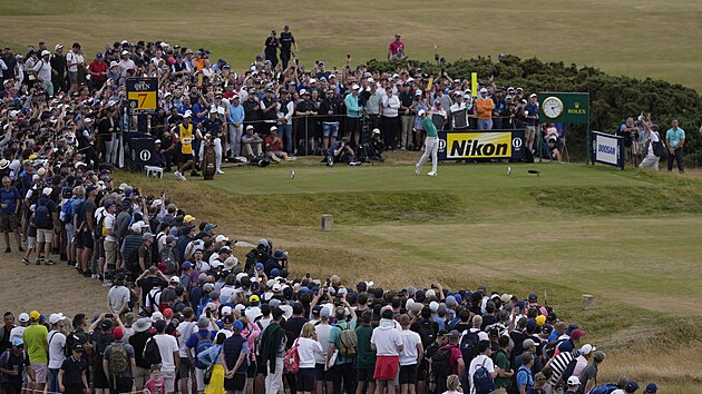 Rory McIlroy drajvuje bhem British Open .