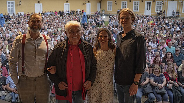 Honza Ddek, Ji Krampol, Veronika Khek Kubaov a Zdenk Pikula na zmku Kozel v show 7 pd Honzy Ddka (hlavy, 12. ervence 2022)