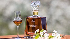 Prostjovská Sour Cherry by Sherry je destilát, který vzniká devítimsíní...