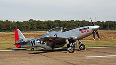 Oldsv P-51 D Scat VII peil a je registrován v Belgii.