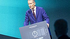 Herbert Diess p�i p�edstavení Salzgiga