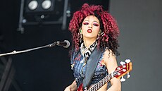 Georgia South, baskytaristka kapely Nova Twins