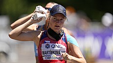 Elika Martínková bhem závodu na 20 km v chzi na MS v Eugene.