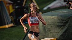Diana Mezuliáníková v rozbhu na 1500 metr na MS v Eugene.