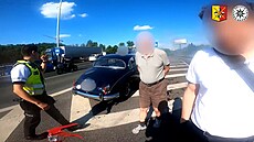 Den o�ima pra�ských dopravních policist� ve slu�ebním Superbu