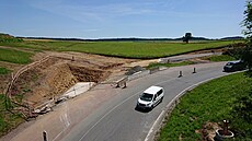 Stavbai musejí do konce listopadu uzavít stávající silnici I/43 kvli stavb...