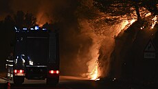 Nejdramatitjí situace byla hláena u msta ibenik. Letadla zde shazovala...