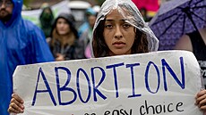 Ženy ve Washingtonu požadují právo na potrat.