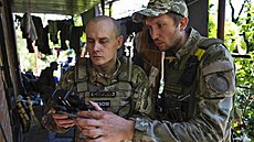 Ukrajinští vojáci dronem korigují dělostřeleckou palbu v první linii u... | na serveru Lidovky.cz | aktuální zprávy
