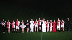 O slavnostní p�edstavení dres� fotbalové Slavie se postarali �lenové...