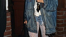 Míchání r�zných odstín� denimu bývá pova�ováno za faux pas, v podání Madonny...