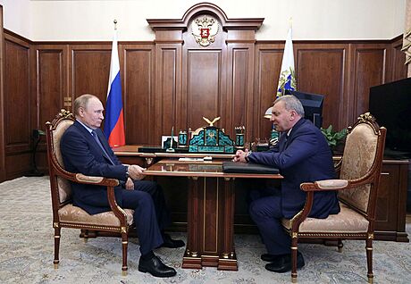 Ruský prezident Vladimir Putin na jednání s novým éfem ruské vesmírné agentury...
