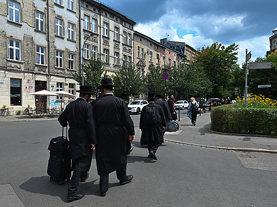 Skupina ortodoxních id v polském Krakov, která odela z Ruska. (7. ervence...
