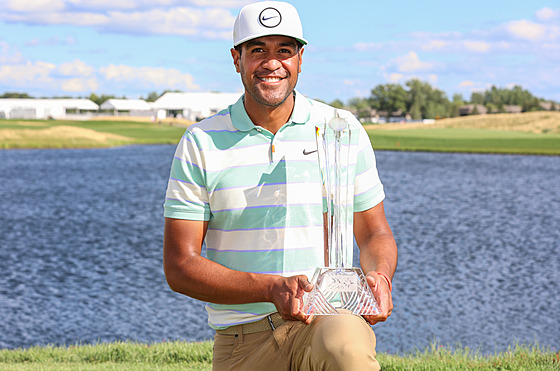 Americký golfista Tony Finau.