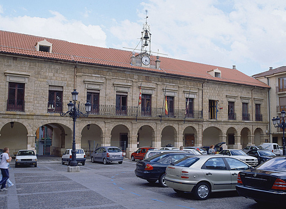 Námstí Ayuntamiento ve panlském mst Benavente (25. ervna 2016)