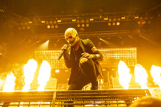 Záběr z koncertu Slipknot v O2 areně (28. července 2022).