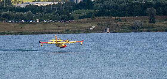 P�elet letounu nad jezerem Milada (27. �ervence 2022)