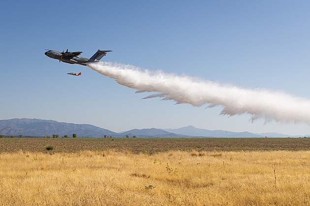 VIDEO: Airbus A400M úspěšně absolvoval první testy v roli hasebního letadla