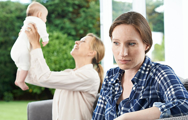 Příběh Lindy: Máma si s mladším partnerem pořídila dítě, už toho lituje