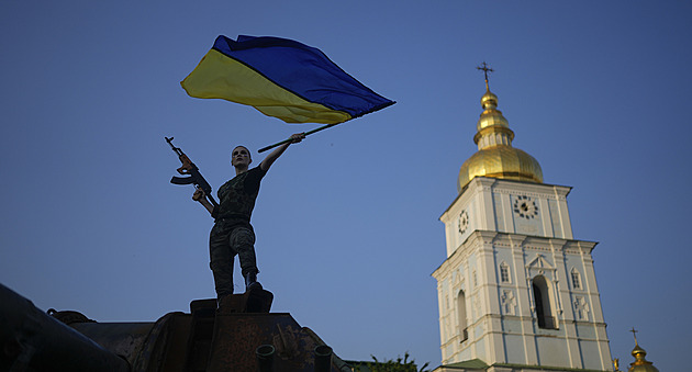 Ukrajina může vyhrát, pokud Západ nepodlehne strachu, předpokládají experti