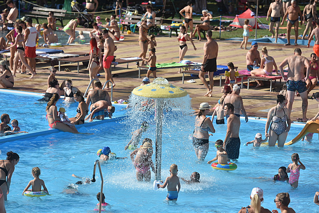 Plavecké areály končí sezonu. Výhodu měly tam, kde je i krytý bazén