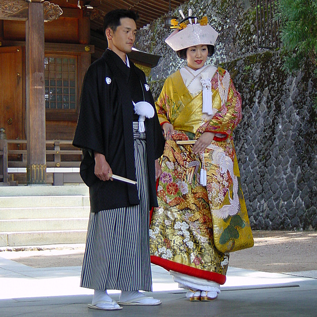Kimono, kravata i baret. Jak se některé země navždy promítly do světa módy