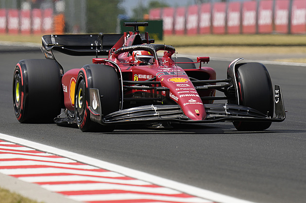 Nejdřív Sainz, potom Leclerc. Ferrari vládlo tréninkům F1 v Maďarsku