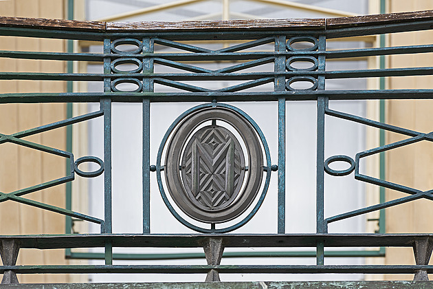 Nový zámek, dvojvila bratr� Mandelíkových v Ratbo�i u Kolína, 1911-1913, detail...