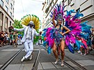 Soust Brasil festu jsou hudebn vystoupen i karnevalov prvod.