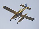 S hasebními pracemi pomáhají i védské letouny Air Tractor. (29. ervence 2022)