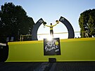 Celkový vítz 109. roníku Tour de France Jonas Vingegaard z Dánska na pódiu v...