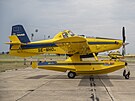 védská pomoc pi haení poáru v eském výarsku v podob letadel AIR Tractor...