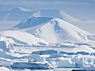 Antarktida. Kontinent okolo jiního pólu je pokrytý nejvtí masou ledu na...